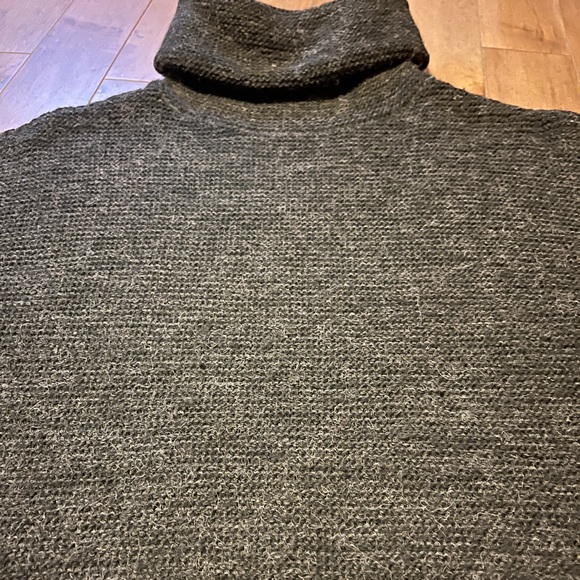 Vero Moda Turtleneck - Picture 2 of 3